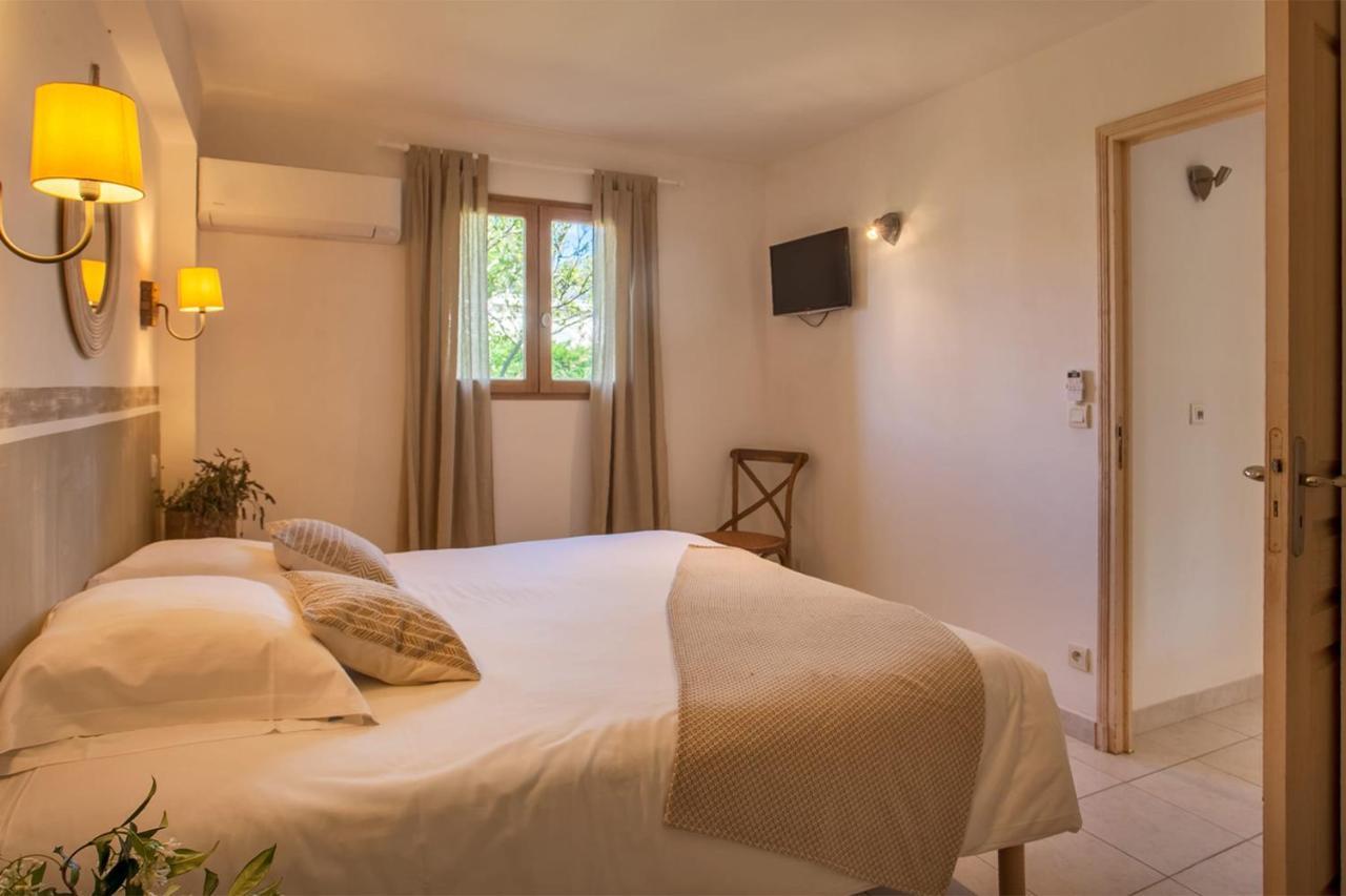 Location De Vacances Olivier Jardin Privatif Et Piscine Chauffee Partagee Calvi  Eksteriør bilde