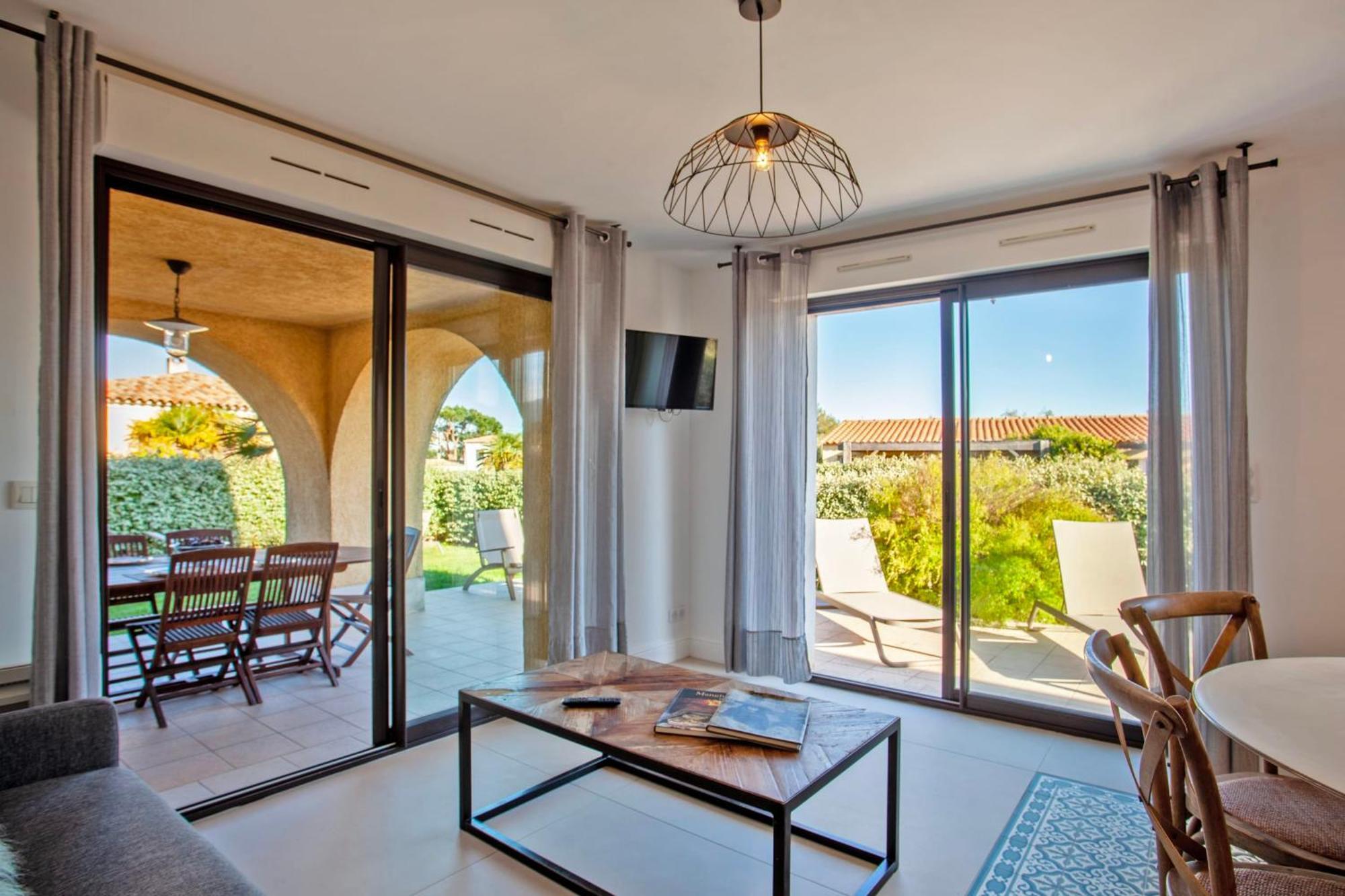 Location De Vacances Olivier Jardin Privatif Et Piscine Chauffee Partagee Calvi  Eksteriør bilde